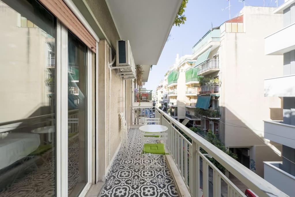 Spacious Urban Apt In The Heart Of Athens Exterior photo