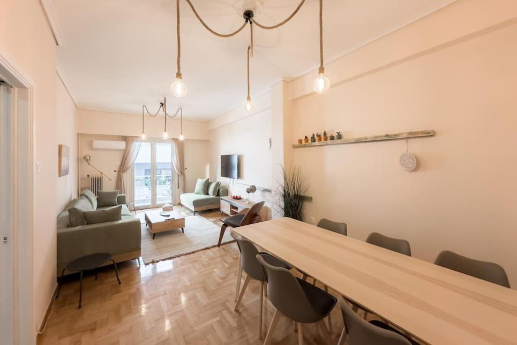 Spacious Urban Apt In The Heart Of Athens Exterior photo